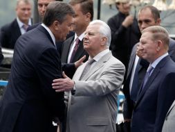 Виктор Янукович, Леонид Кравчук и Леонид Кучма