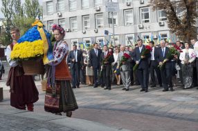 Возложение цветов к памятнику Михаилу Грушевскому