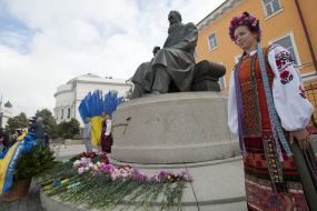 Памятник Михаилу Грушевскому