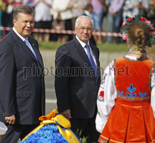 Foto Viktor Yanukovich I Nikolaj Azarov Unian