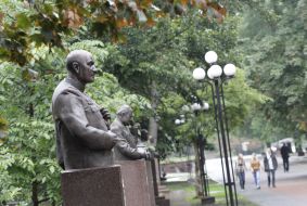 Monument to Aleksandr Mikulin