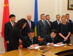 Nikolay Azarov and Liu Yunshan