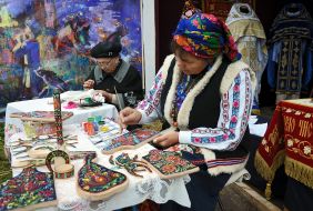 Salesman of souvenir products