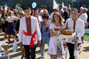 Participants of the festival "Hutsul cheese"