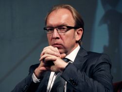 Svyatoslav Vakarchuk