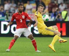 Andrey Yarmolenko and Ashley Cole