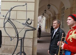 The monument in the form of silhouettes of archer