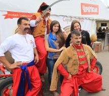 Girls and cossacks