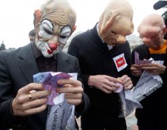 The members of the Movement of the Guy Fawkes in masks