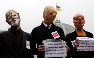 The members of the Movement of the Guy Fawkes in masks