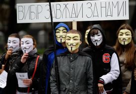 The members of the Movement of the Guy Fawkes in masks