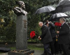 Vladimir Rybak and Nikolay Azarov