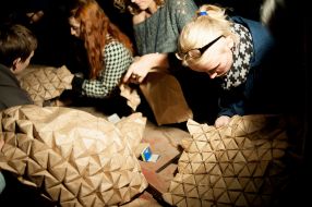 Перфоманс  LA PORTE D'OR