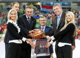 Yana Kanishcheva, Aleksandr Volkov, Aleksandr Vilkul, Kamil Novak and Yelena Rozhkova