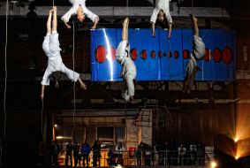 Перфоманс  LA PORTE D'OR