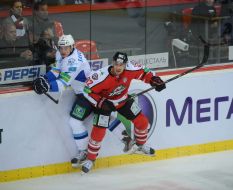 Игровой момент матча