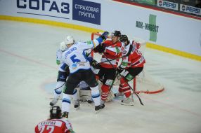 Игровой момент матча