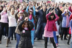 Participants of  "Salsa in rose" dancing marathon