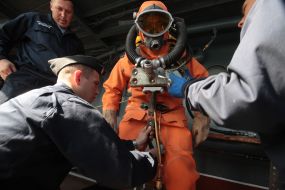 Члени команди рятувального судна Чорноморського флоту "ЕПРОН"