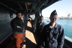 Члени команди рятувального судна Чорноморського флоту "ЕПРОН"