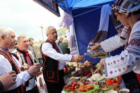 Fair participants