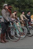 "Tweed Run" Autumn Bike Ride participants