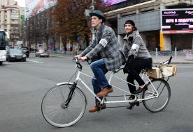 "Tweed Run" Autumn Bike Ride participants