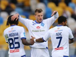 Demersi Mbokani, Andrey Yarmolenko and Jermain Lens