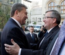 Viktor Yanukovych and Bronislaw Komorowski