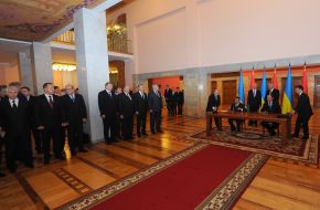 Participants of signed contracts