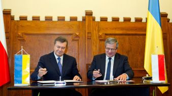 Viktor Yanukovych and Bronislaw Komorowski
