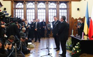 Viktor Yanukovych and Bronislaw Komorowski