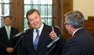 Viktor Yanukovych and Bronislaw Komorowski