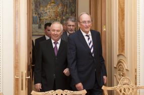 Vladimir Rybak and Sean Barrett