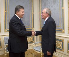 Viktor Yanukovich and Sean Barrett