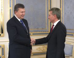 Viktor YAnukovich and Gunther Oettinger