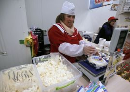 Продаж молочної продукції