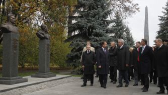 Milos Zeman and Aleksandr Popov