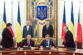 The signing of bilateral documents