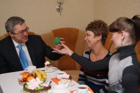 Anatoliy Zabolotnyi, Alla Gadz and Aleksandra Popova
