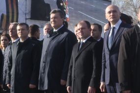 Ivan Kulichenko, Viktor Yanukovich and Dmitriy Kolesnikov