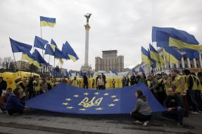 Presentation of subscription campaign in support the leadthrough of Euroreferendum