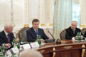 Nikolay Azarov, Viktor Yanukovych and Vladimir Rybak 