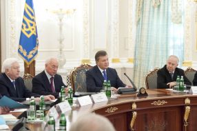 Victor Pshonka, Nikolay Azarov, Viktor Yanukovych and Vladimir Rybak
