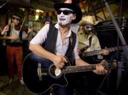 The participants of the folk group "MANDRY"