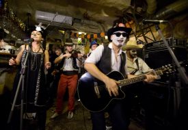 The participants of the folk group "MANDRY"