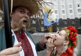 Action-Performance "Caroling on tax"