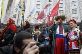 Action-Performance "Caroling on tax"