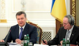 Viktor Yanukovych and James Johnson