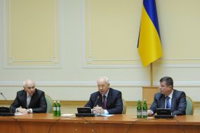 Микола Азаров